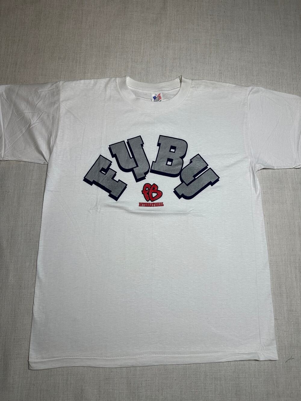 Vintage FUBU Logo Graphic T Shirt White Big Bear Hip Hop Streetwear USA L